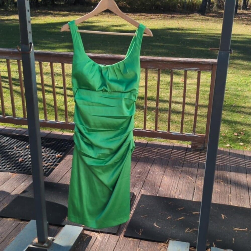 Signature By Sangria Sz 10 Bright Green Ruched Cocktail Dress Satin Semi-Formal
